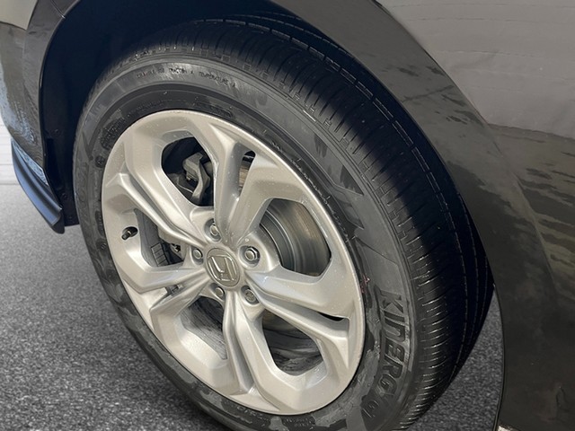 Honda Accord Sedan Vehicle Full-screen Gallery Image 11