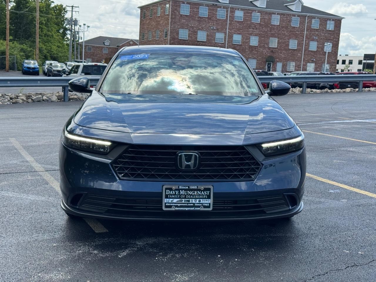 Honda Accord Sedan Vehicle Full-screen Gallery Image 10