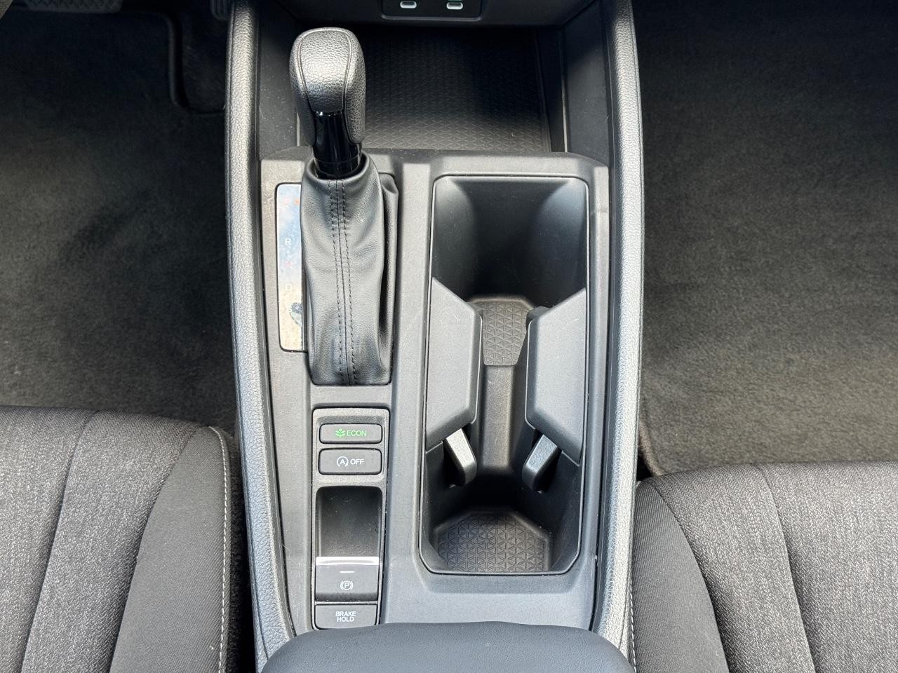 Honda Accord Sedan Vehicle Full-screen Gallery Image 16
