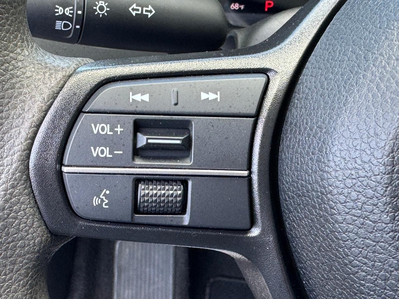 Honda Accord Sedan Vehicle Full-screen Gallery Image 21
