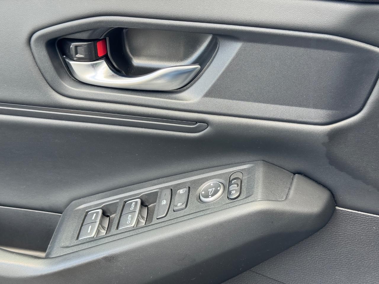 Honda Accord Sedan Vehicle Full-screen Gallery Image 24