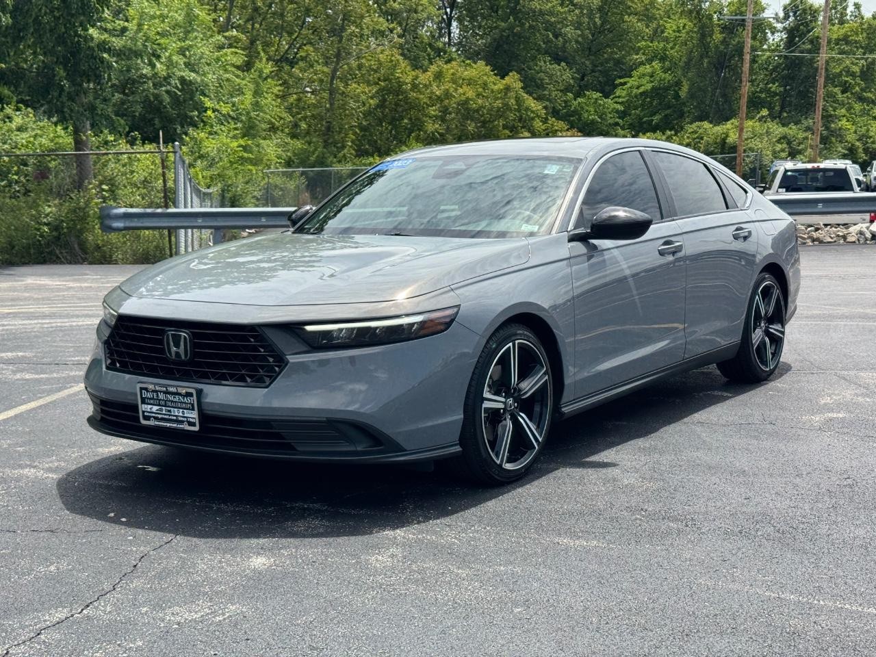 Honda Accord Hybrid Vehicle Full-screen Gallery Image 09