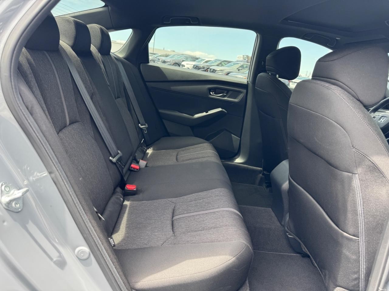 Honda Accord Hybrid Vehicle Full-screen Gallery Image 11
