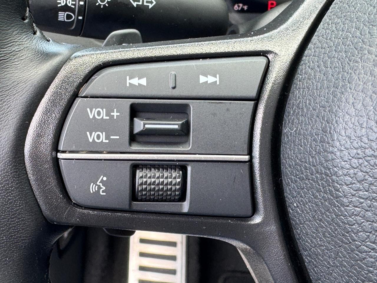 Honda Accord Hybrid Vehicle Full-screen Gallery Image 21