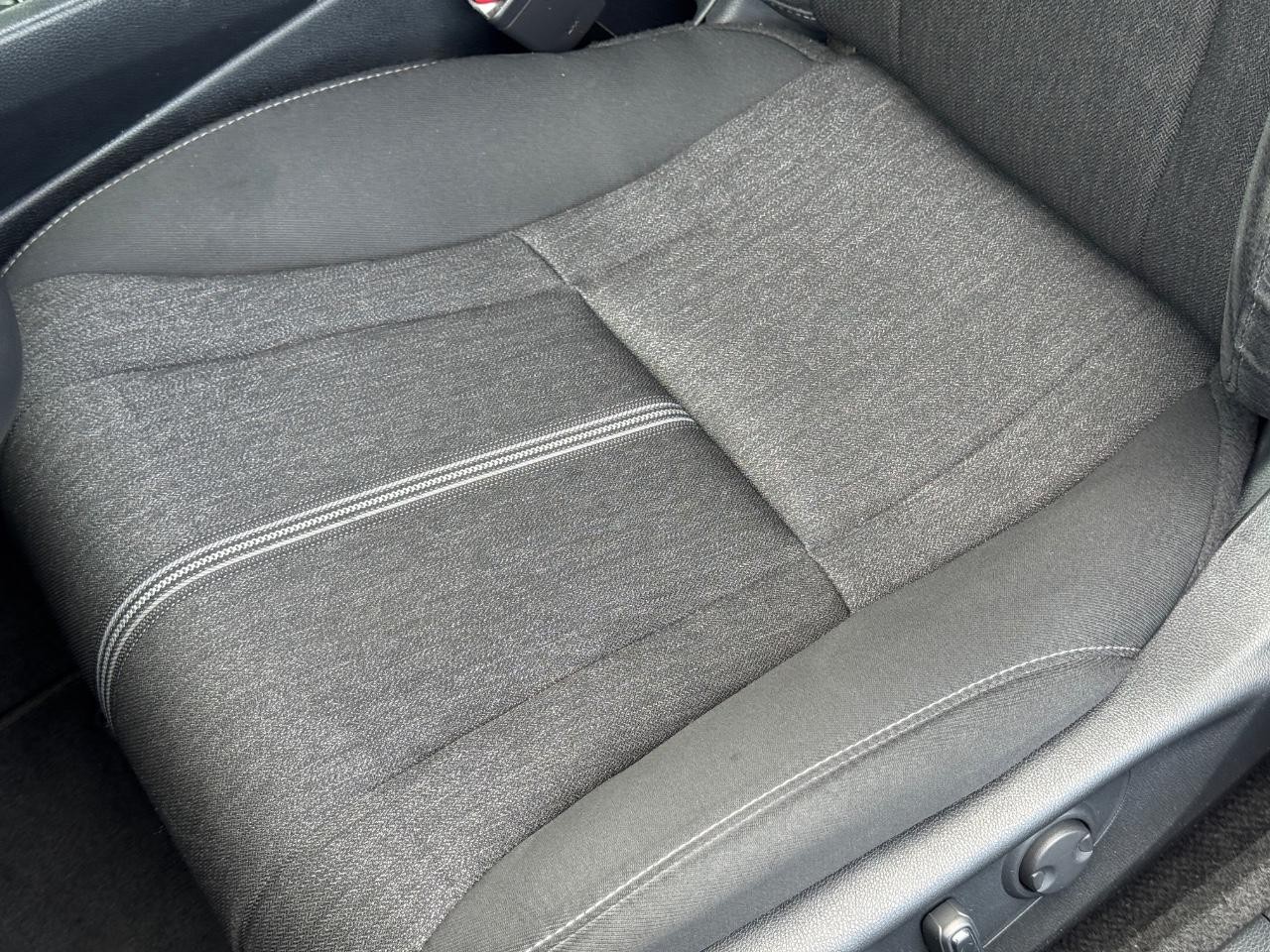 Honda Accord Hybrid Vehicle Full-screen Gallery Image 25