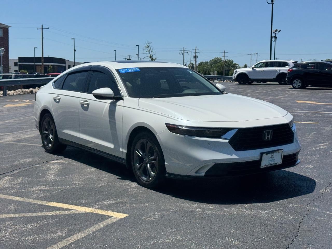 Honda Accord Hybrid Vehicle Full-screen Gallery Image 02