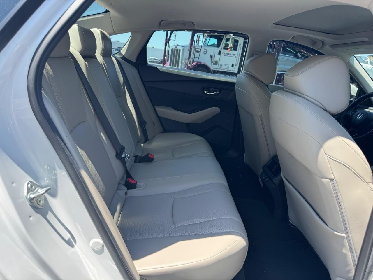 Honda Accord Hybrid Vehicle Full-screen Gallery Image 11