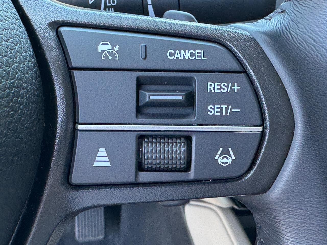 Honda Accord Hybrid Vehicle Full-screen Gallery Image 23