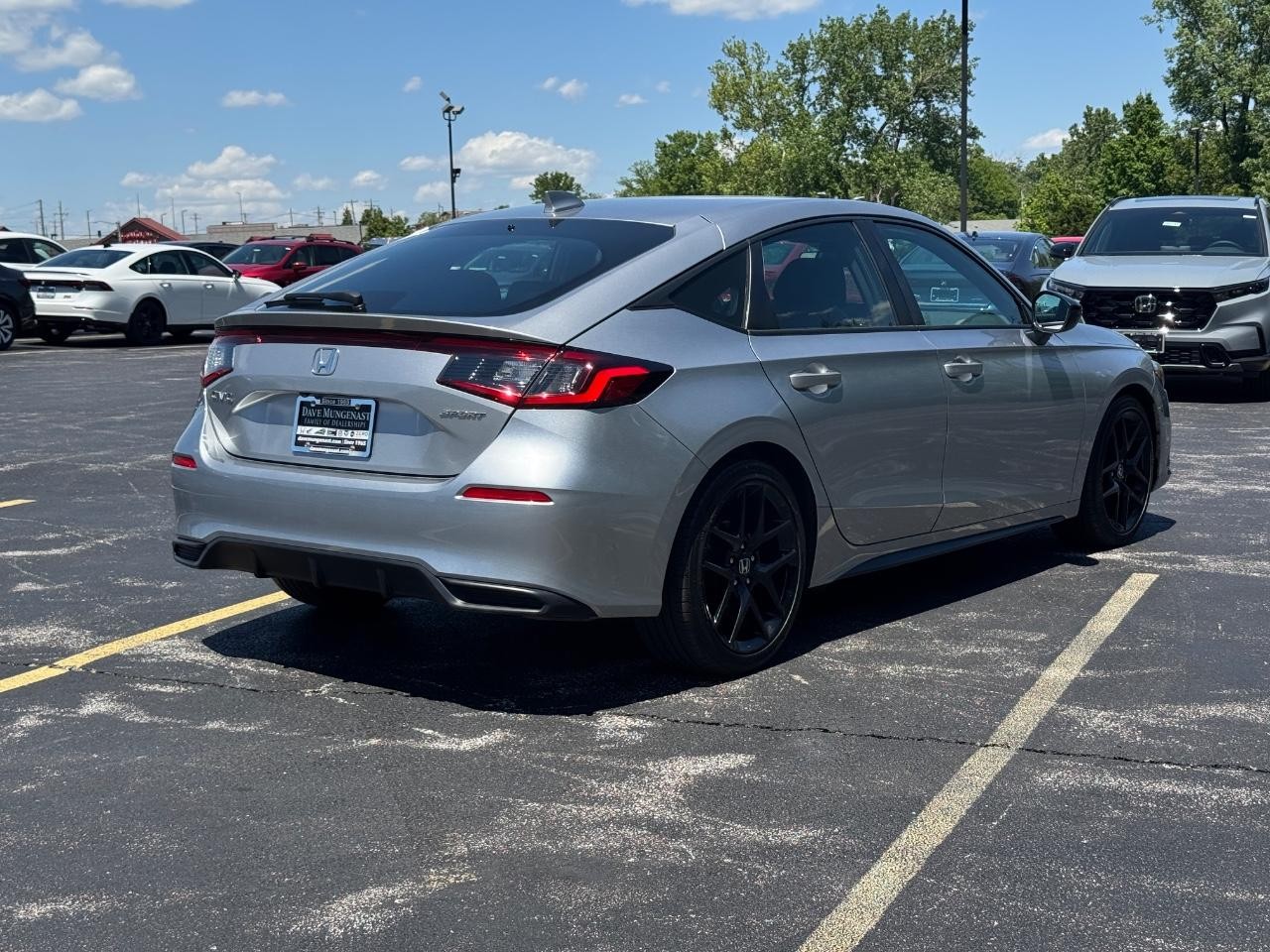 Honda Civic Hatchback Vehicle Full-screen Gallery Image 04