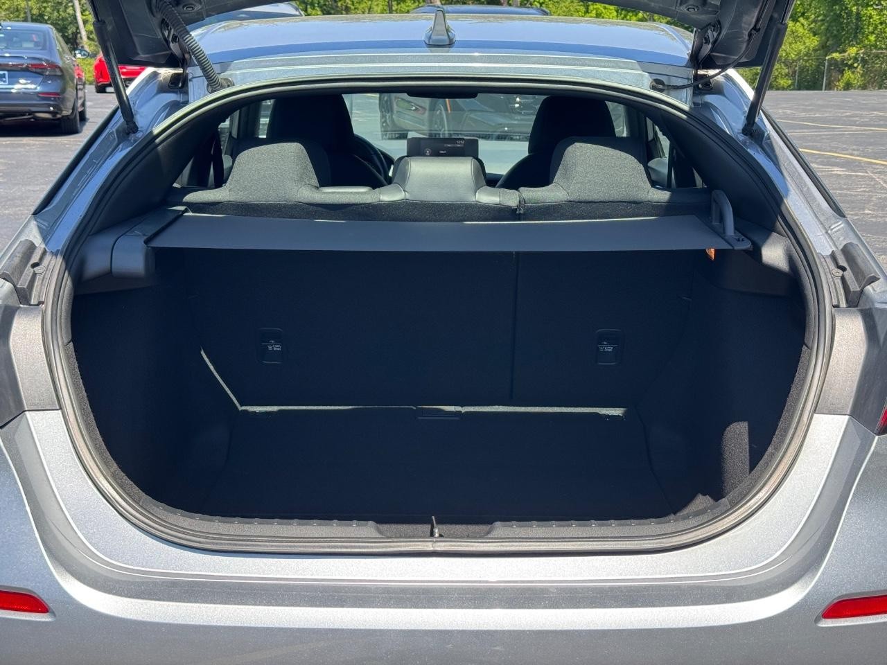 Honda Civic Hatchback Vehicle Full-screen Gallery Image 05