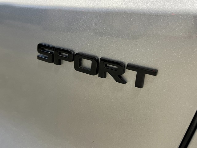 Honda CR-V Hybrid Vehicle Full-screen Gallery Image 08