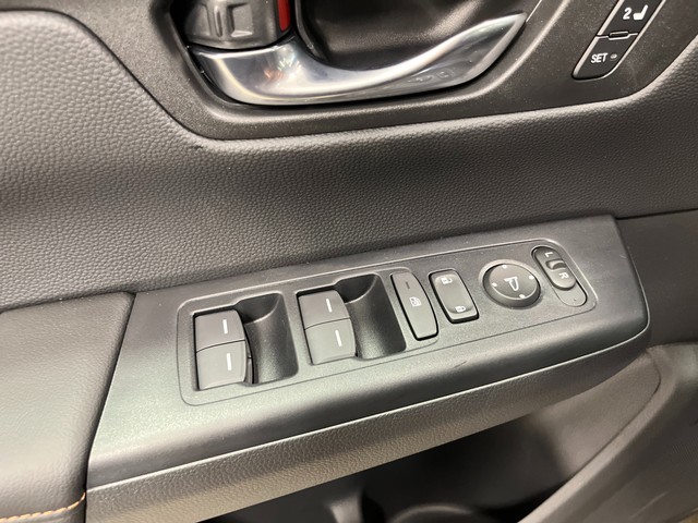Honda CR-V Hybrid Vehicle Full-screen Gallery Image 16