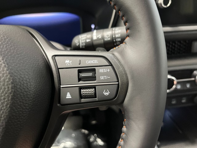 Honda CR-V Hybrid Vehicle Full-screen Gallery Image 20