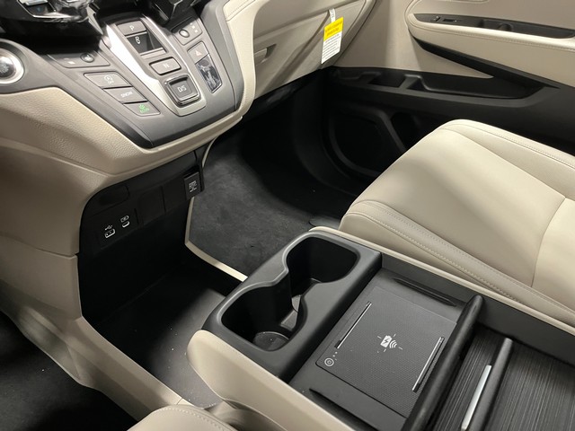 Honda Odyssey Vehicle Full-screen Gallery Image 23