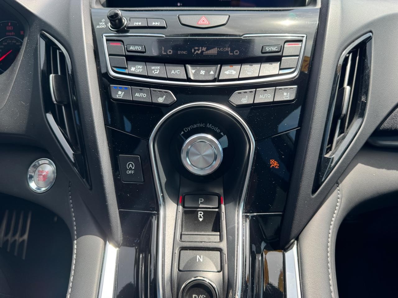 Acura RDX Vehicle Full-screen Gallery Image 29
