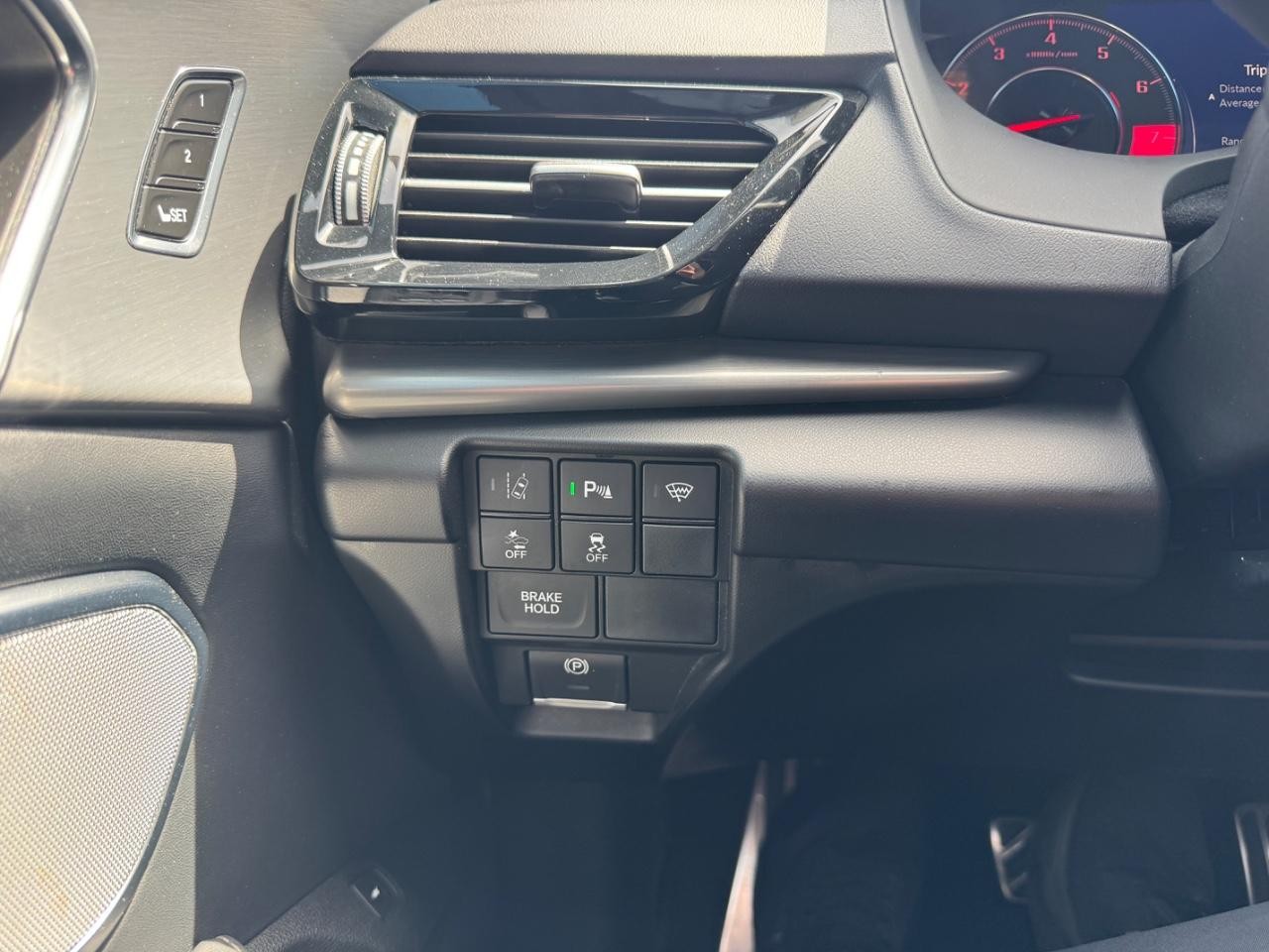 Acura RDX Vehicle Full-screen Gallery Image 30