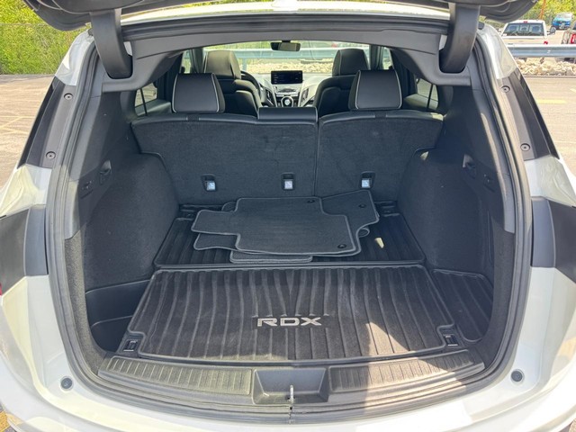 Acura RDX Vehicle Full-screen Gallery Image 05