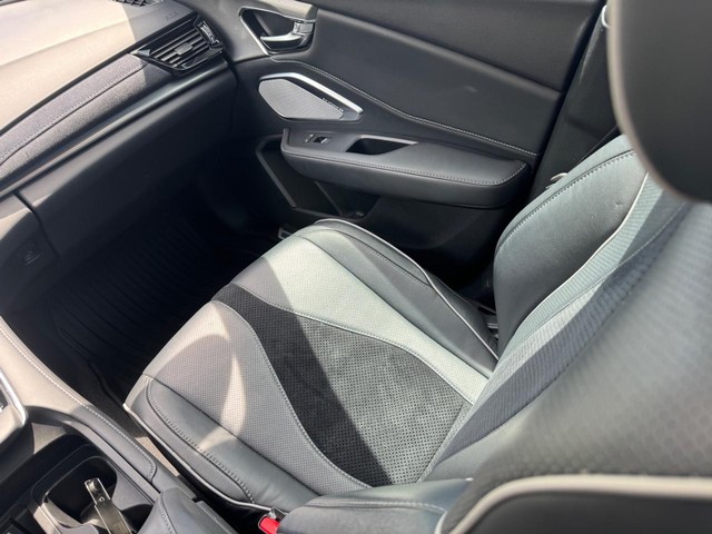 Acura RDX Vehicle Full-screen Gallery Image 14