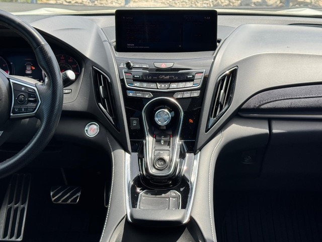 Acura RDX Vehicle Full-screen Gallery Image 16