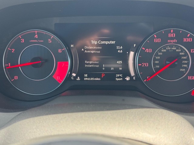 Acura RDX Vehicle Full-screen Gallery Image 22