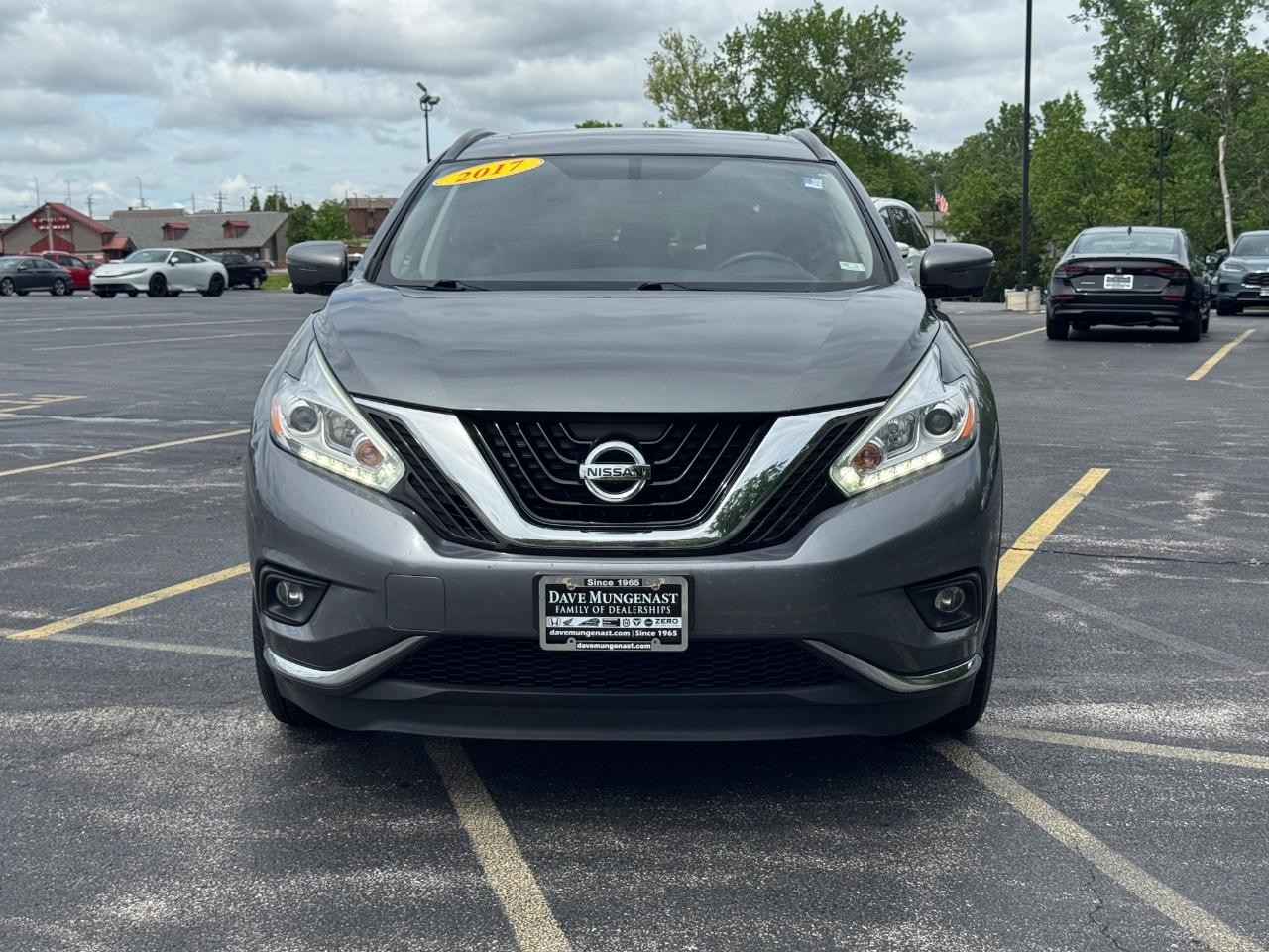 Nissan Murano Vehicle Full-screen Gallery Image 09