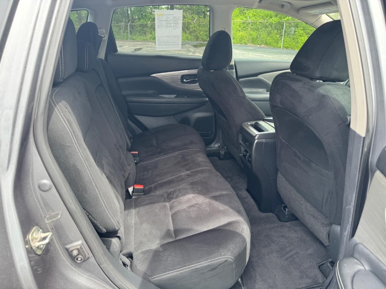 Nissan Murano Vehicle Full-screen Gallery Image 10