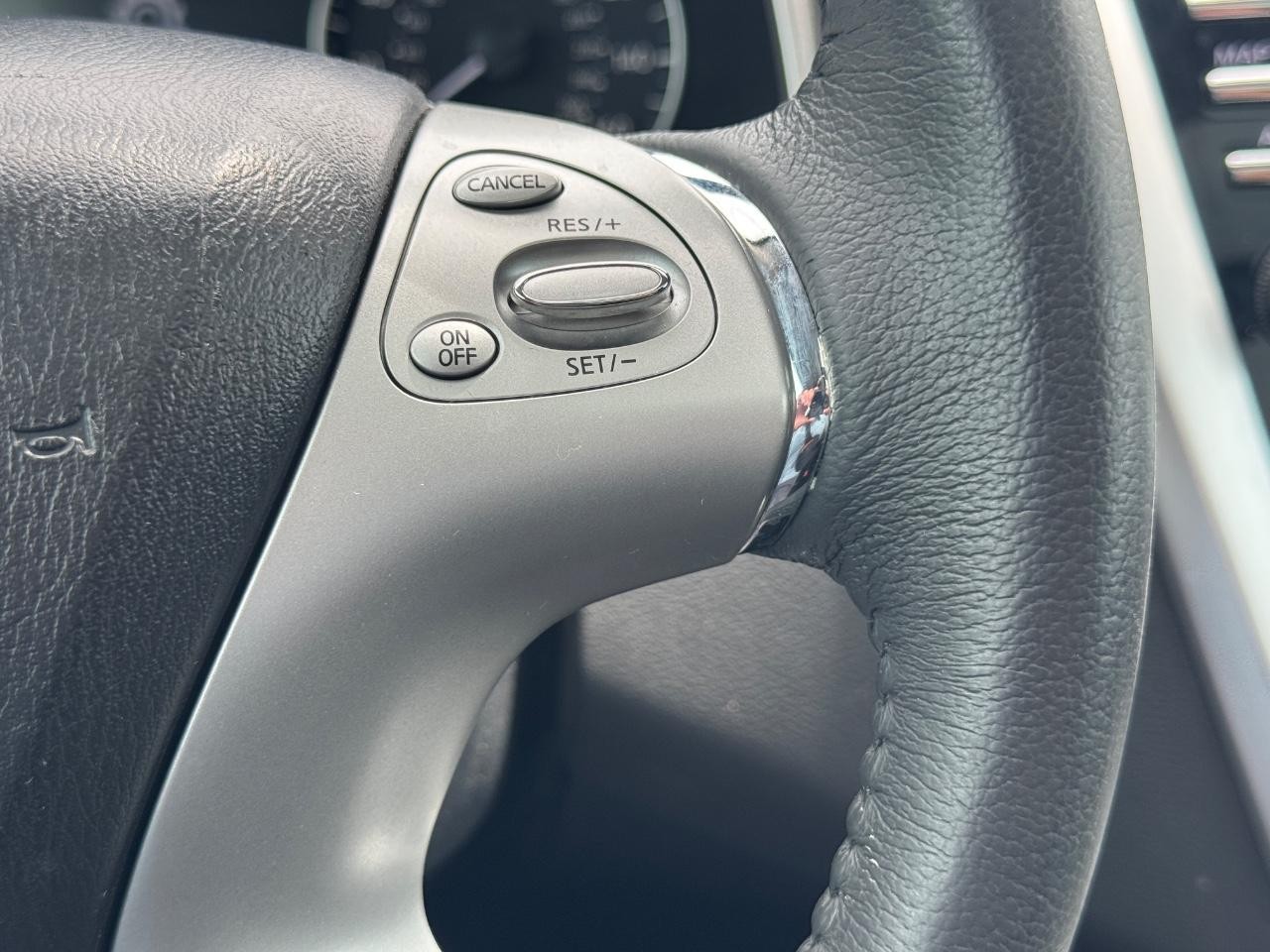 Nissan Murano Vehicle Full-screen Gallery Image 23