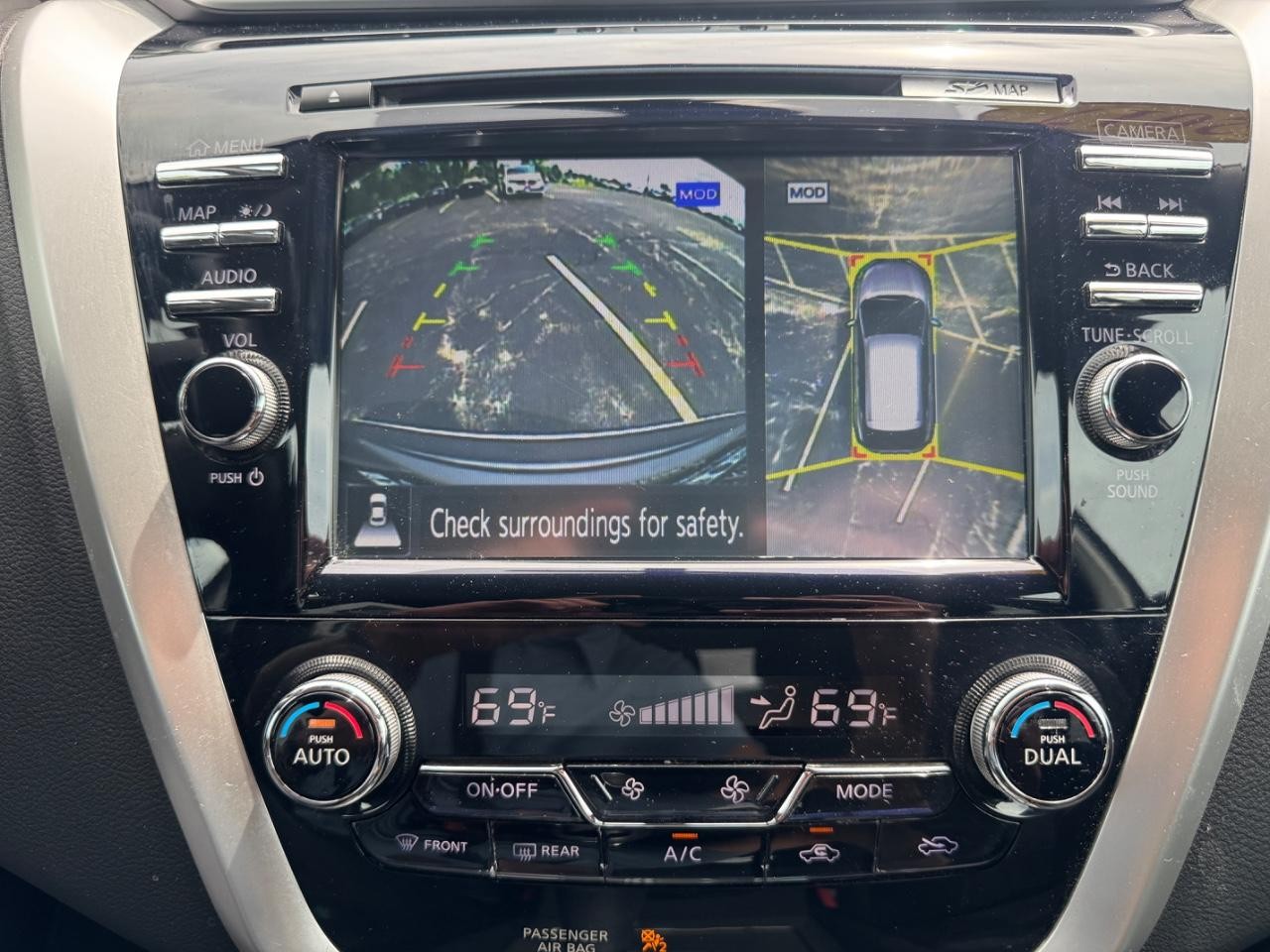 Nissan Murano Vehicle Full-screen Gallery Image 27