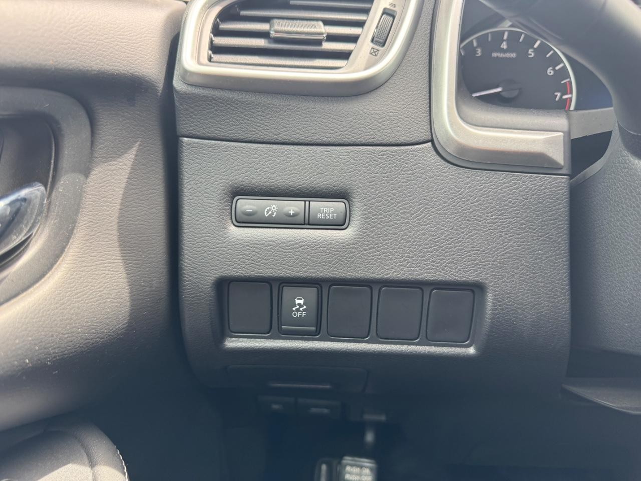 Nissan Murano Vehicle Full-screen Gallery Image 28