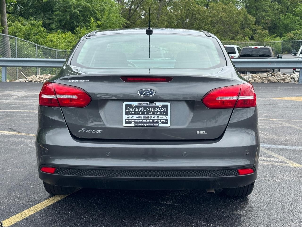 Ford Focus Vehicle Full-screen Gallery Image 05