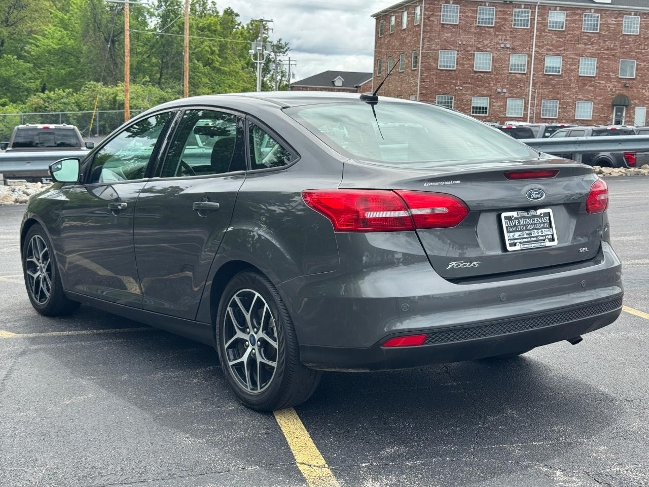 Ford Focus Vehicle Full-screen Gallery Image 07