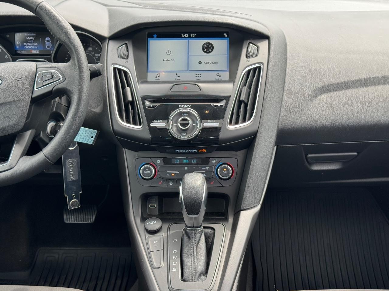 Ford Focus Vehicle Full-screen Gallery Image 14