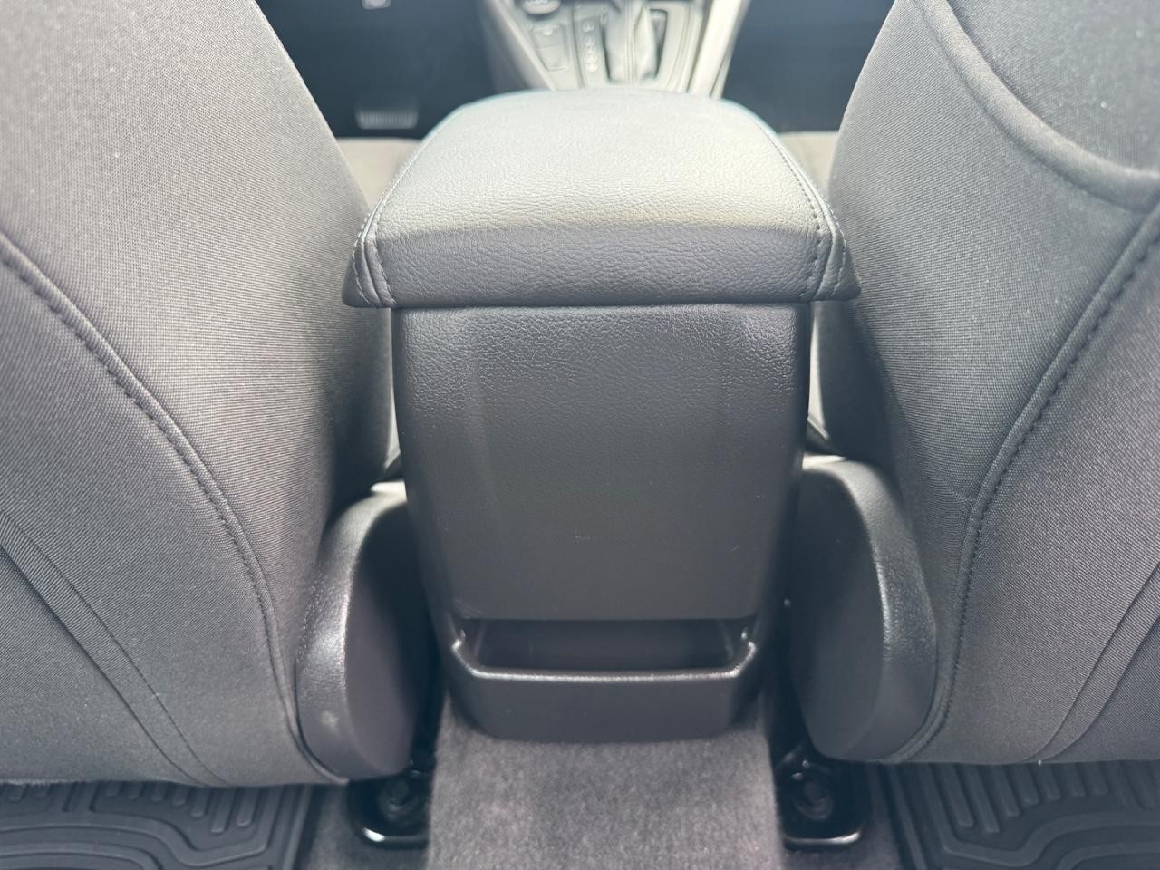 Ford Focus Vehicle Full-screen Gallery Image 17