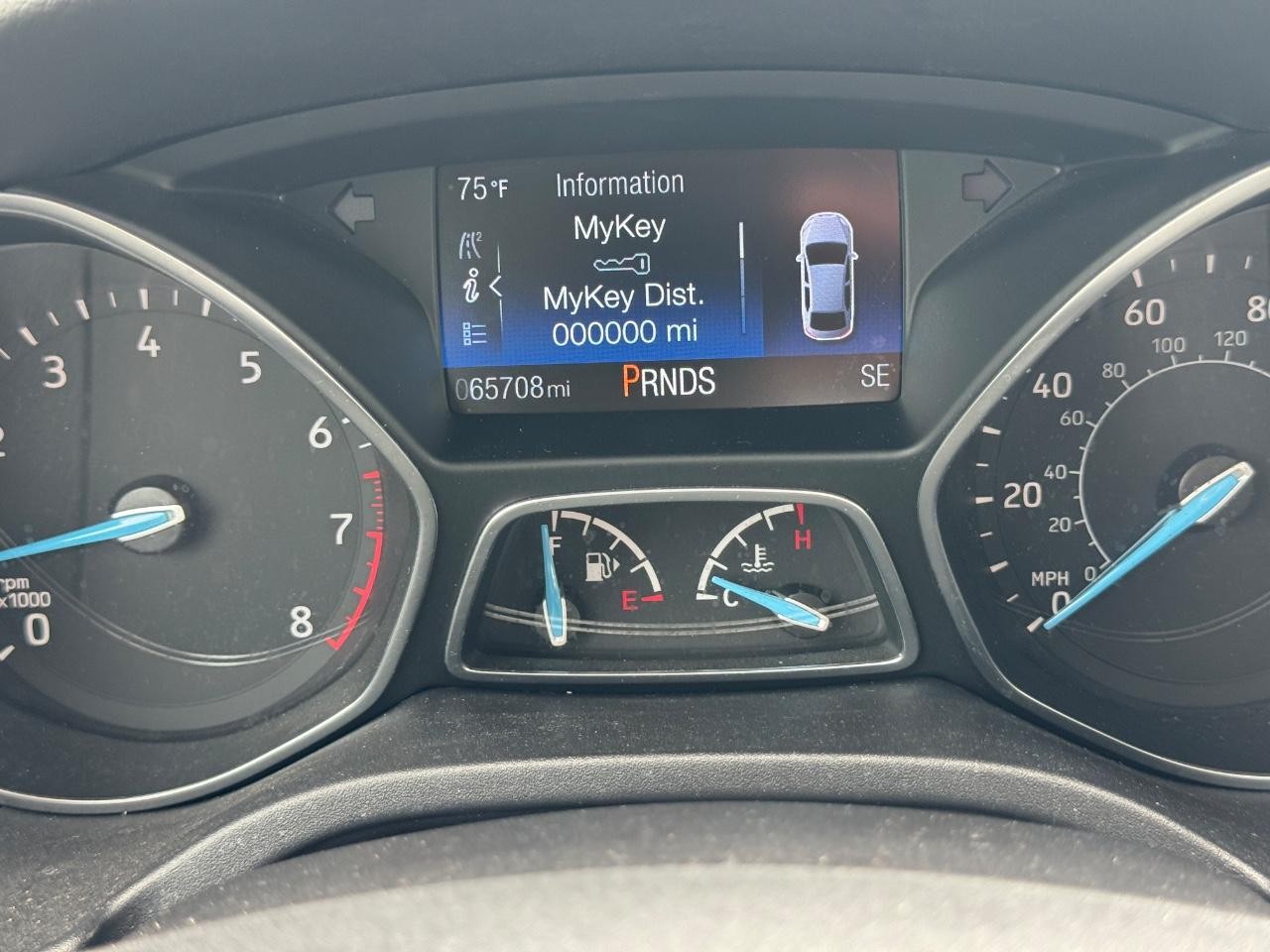 Ford Focus Vehicle Full-screen Gallery Image 25