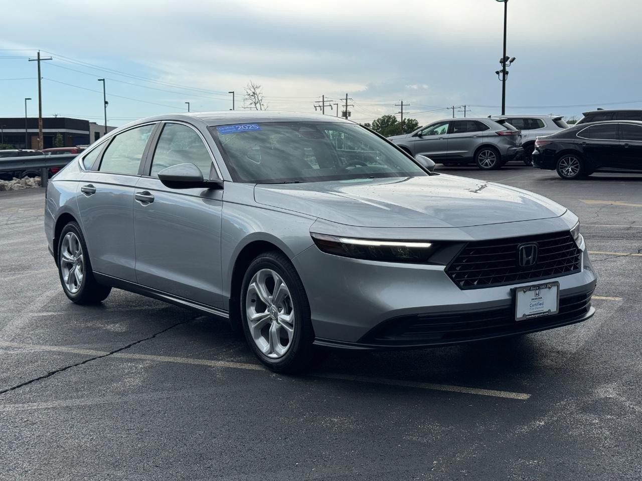 Honda Accord Sedan Vehicle Full-screen Gallery Image 02