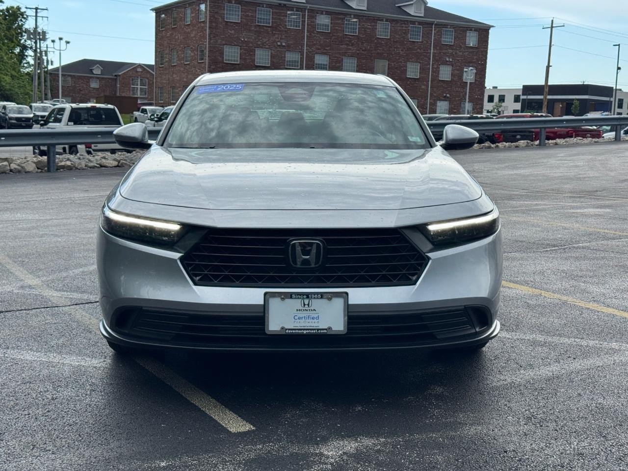 Honda Accord Sedan Vehicle Full-screen Gallery Image 10
