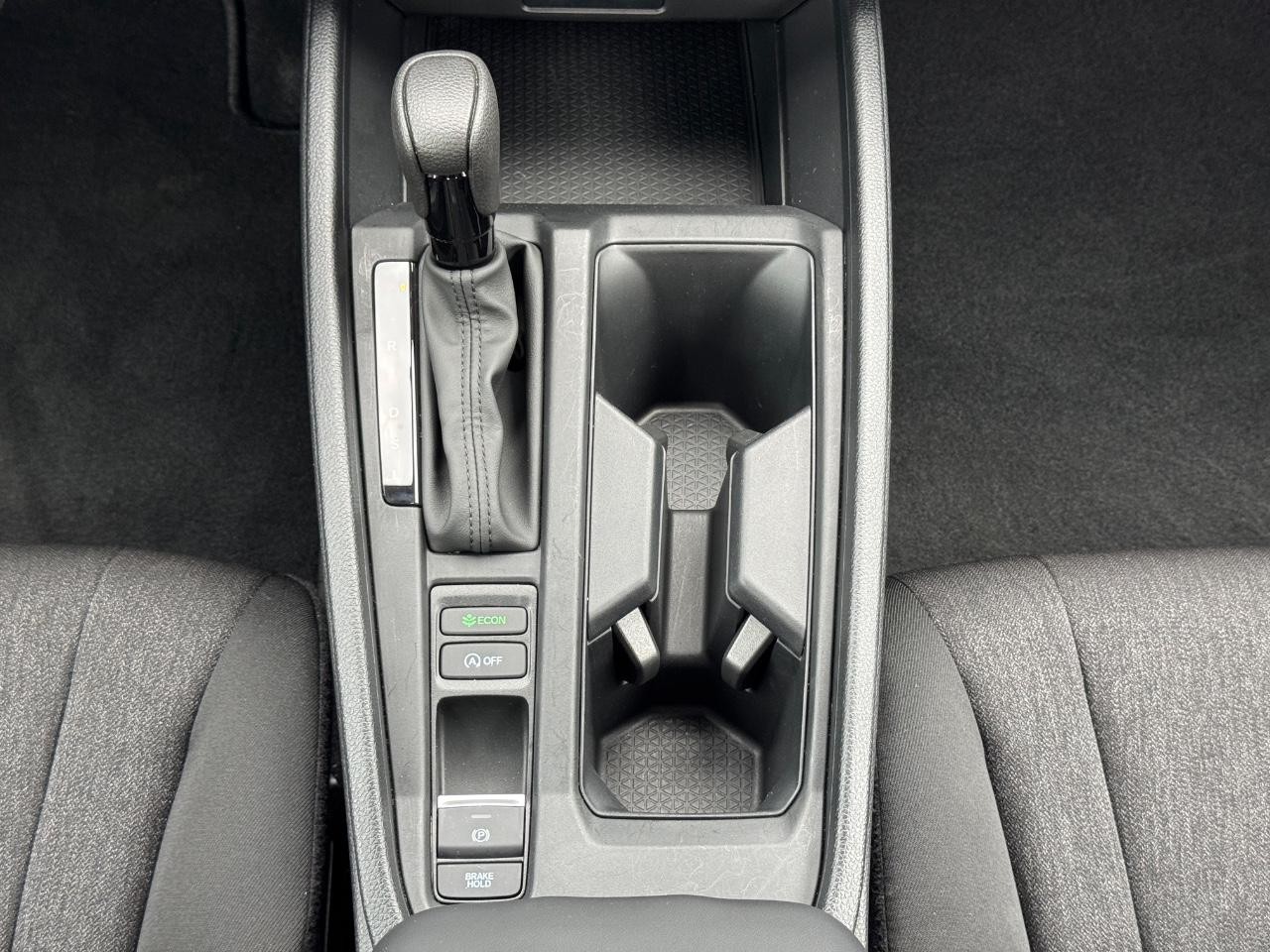 Honda Accord Sedan Vehicle Full-screen Gallery Image 16