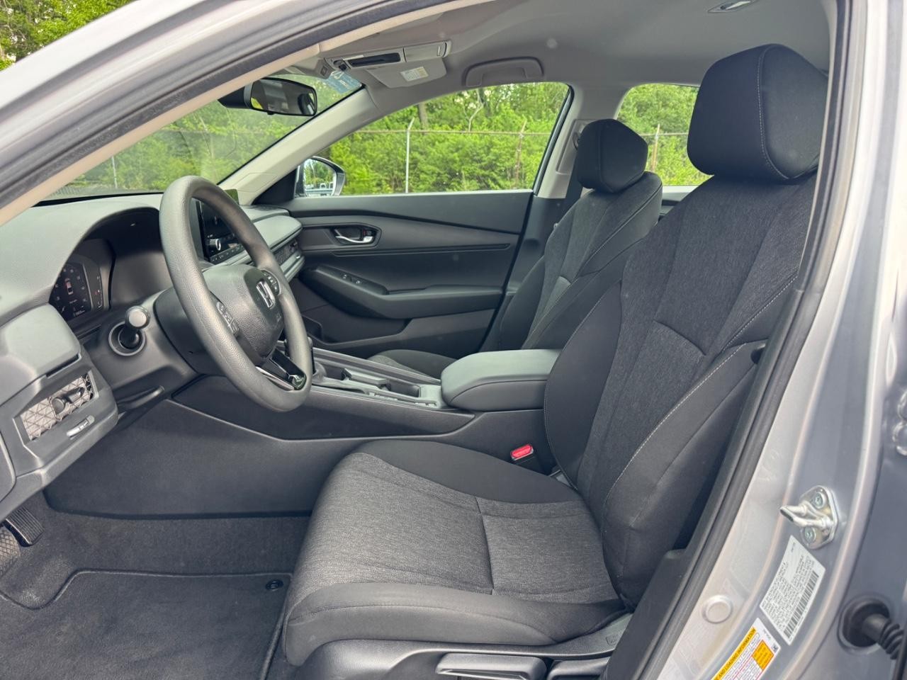 Honda Accord Sedan Vehicle Full-screen Gallery Image 19
