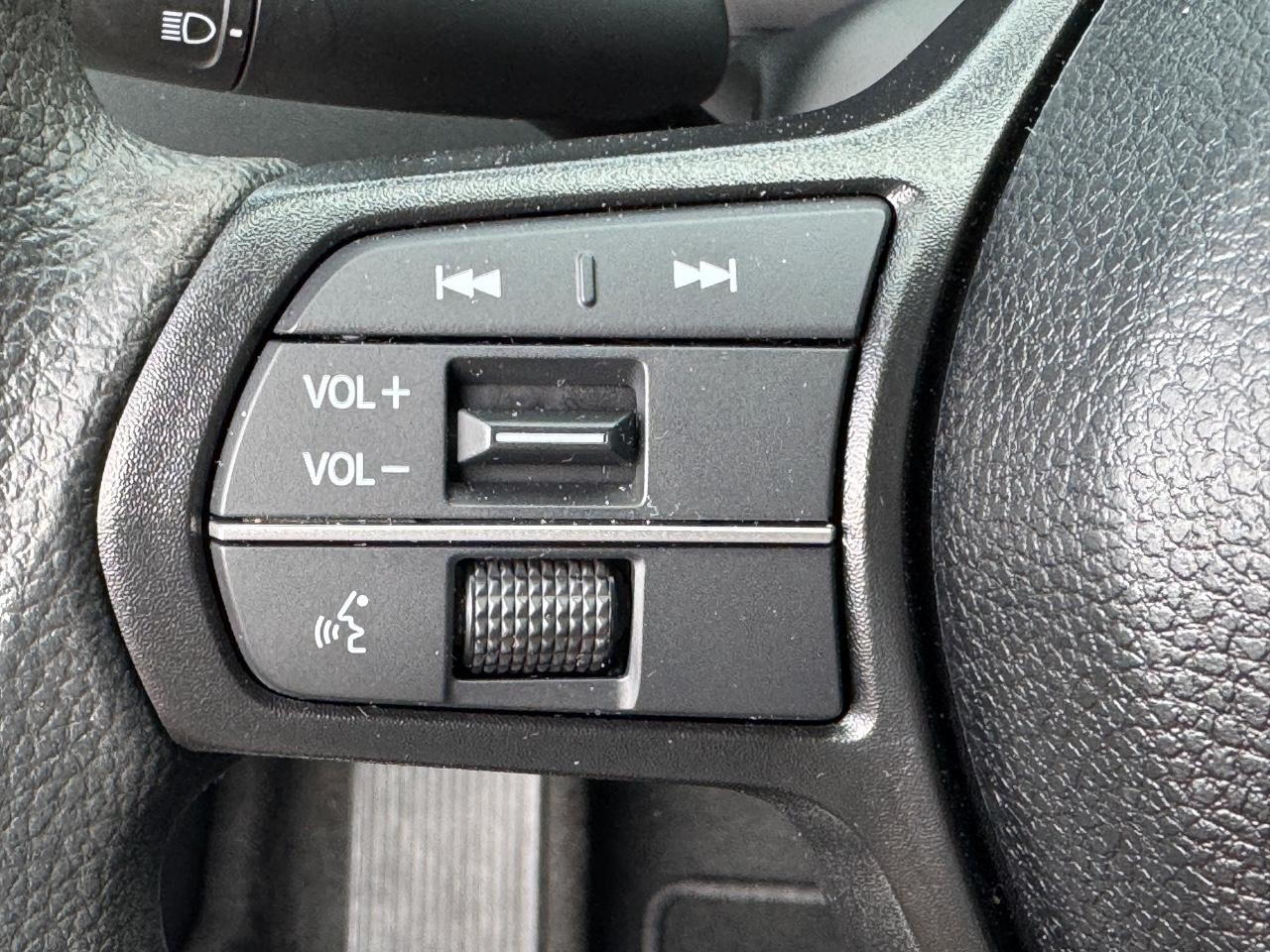 Honda Accord Sedan Vehicle Full-screen Gallery Image 21