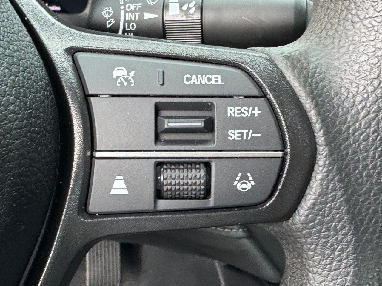 Honda Accord Sedan Vehicle Full-screen Gallery Image 22