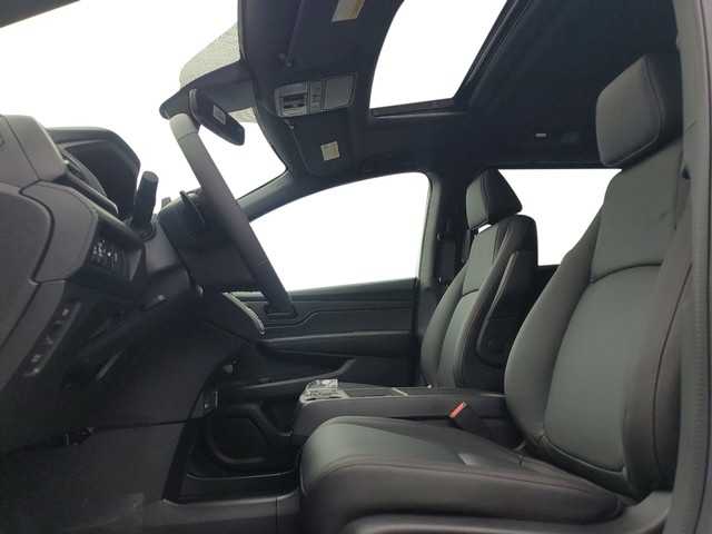 Honda Odyssey Vehicle Full-screen Gallery Image 12