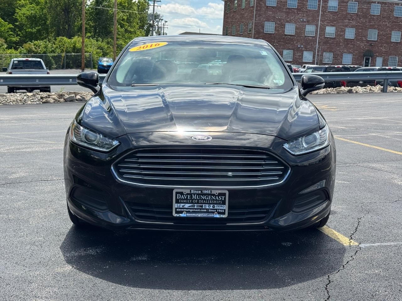 Ford Fusion Vehicle Full-screen Gallery Image 10