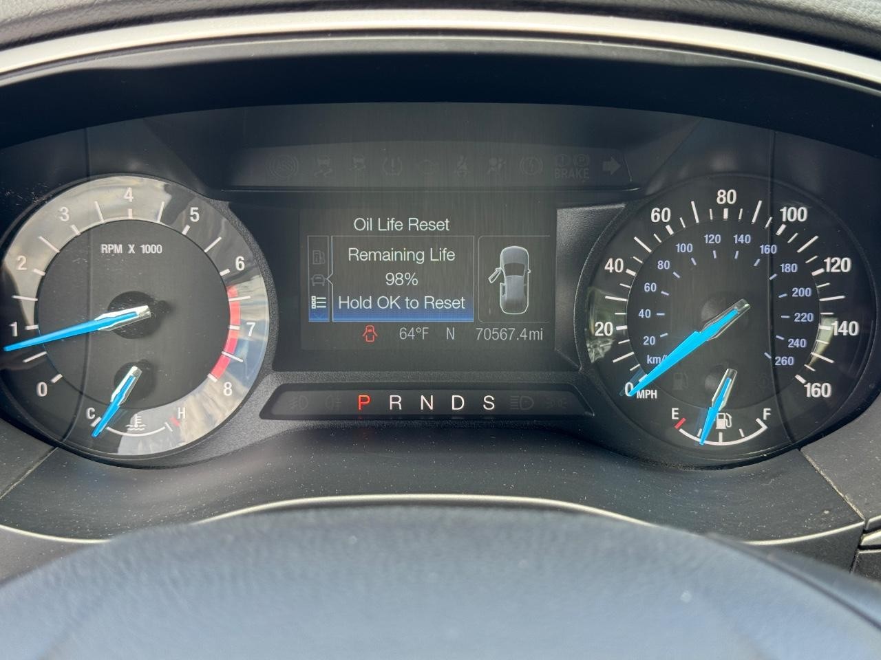 Ford Fusion Vehicle Full-screen Gallery Image 20