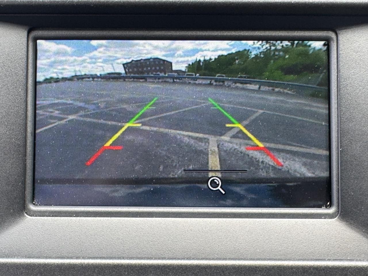 Ford Fusion Vehicle Full-screen Gallery Image 24