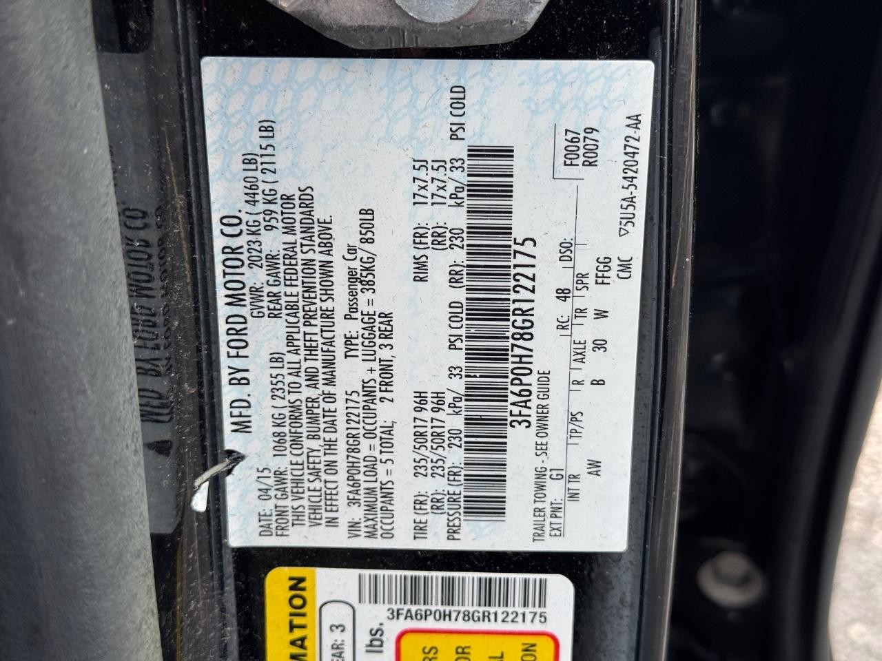 Ford Fusion Vehicle Full-screen Gallery Image 27