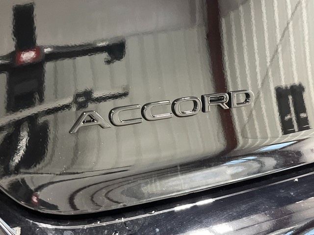 Honda Accord Hybrid Vehicle Full-screen Gallery Image 07