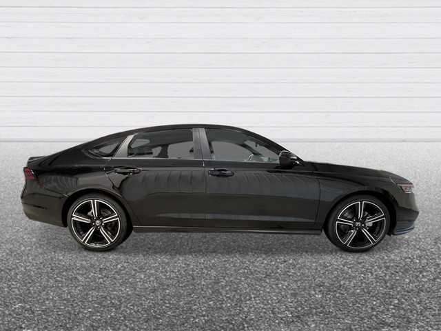 Honda Accord Hybrid Vehicle Full-screen Gallery Image 09