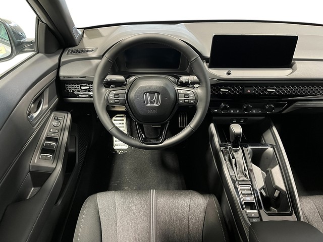 Honda Accord Hybrid Vehicle Full-screen Gallery Image 18