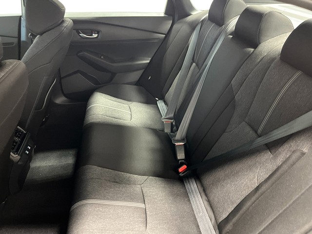 Honda Accord Hybrid Vehicle Full-screen Gallery Image 26