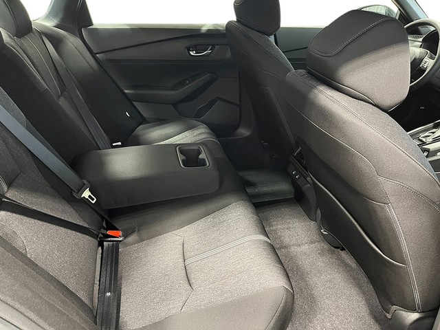 Honda Accord Hybrid Vehicle Full-screen Gallery Image 28